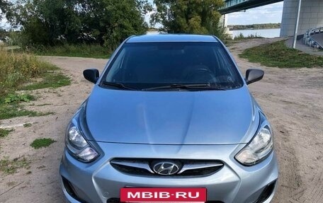 Hyundai Solaris II рестайлинг, 2012 год, 625 000 рублей, 2 фотография
