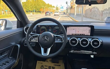 Mercedes-Benz A-Класс, 2022 год, 2 199 000 рублей, 14 фотография