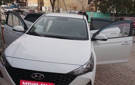 Hyundai Solaris II рестайлинг, 2020 год, 1 600 000 рублей, 1 фотография