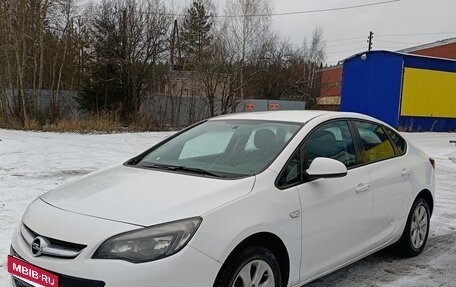 Opel Astra J, 2014 год, 730 000 рублей, 2 фотография