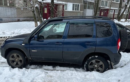 Chevrolet Niva I рестайлинг, 2017 год, 820 000 рублей, 6 фотография