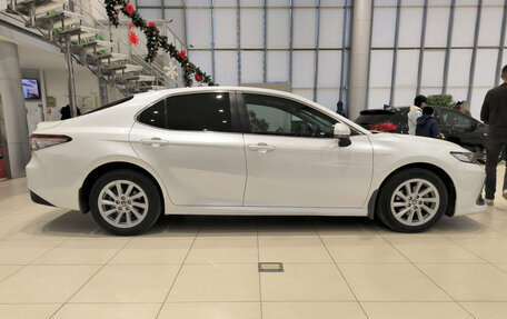 Toyota Camry, 2021 год, 3 050 000 рублей, 4 фотография