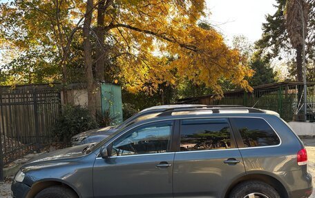 Volkswagen Touareg III, 2005 год, 580 000 рублей, 2 фотография