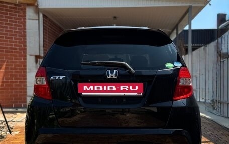 Honda Fit III, 2013 год, 770 000 рублей, 2 фотография