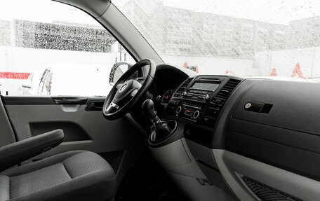 Volkswagen Caravelle T5, 2013 год, 2 030 000 рублей, 12 фотография