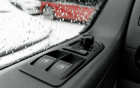 Volkswagen Caravelle T5, 2013 год, 2 030 000 рублей, 19 фотография