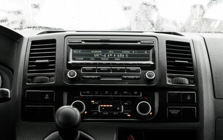 Volkswagen Caravelle T5, 2013 год, 2 030 000 рублей, 15 фотография