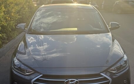 Hyundai Elantra VI рестайлинг, 2018 год, 1 450 000 рублей, 6 фотография