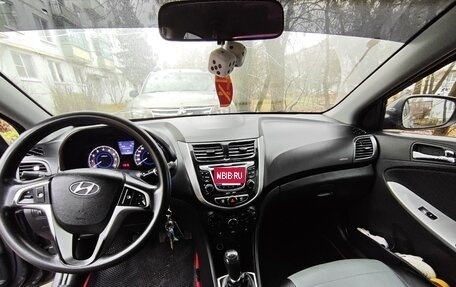 Hyundai Solaris II рестайлинг, 2013 год, 850 000 рублей, 13 фотография