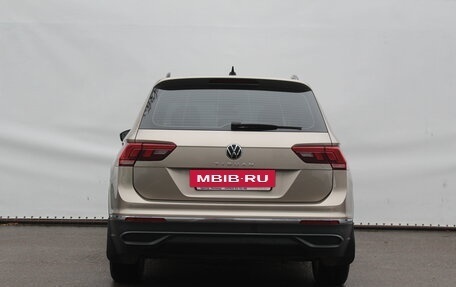 Volkswagen Tiguan II, 2021 год, 2 650 000 рублей, 6 фотография