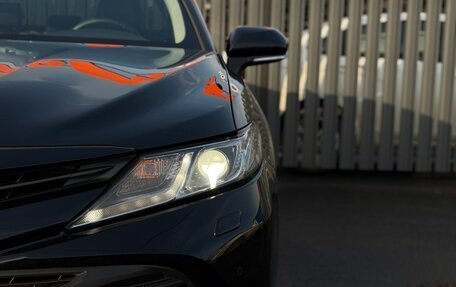 Toyota Camry, 2018 год, 2 395 000 рублей, 3 фотография