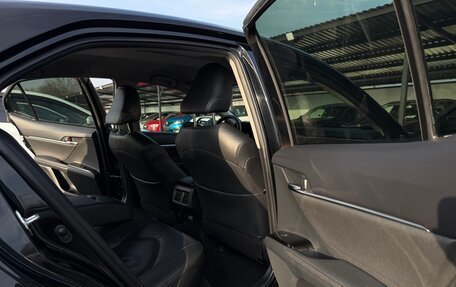 Toyota Camry, 2018 год, 2 395 000 рублей, 22 фотография