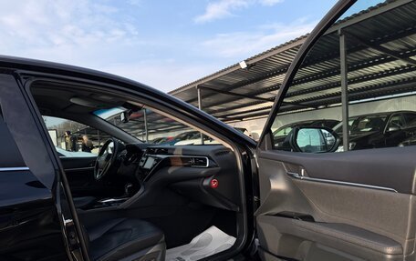 Toyota Camry, 2018 год, 2 395 000 рублей, 20 фотография