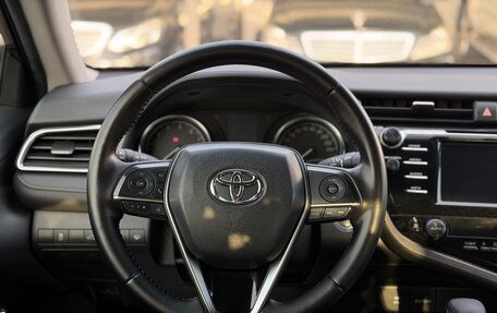 Toyota Camry, 2018 год, 2 395 000 рублей, 30 фотография