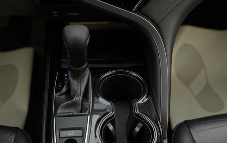 Toyota Camry, 2018 год, 2 395 000 рублей, 28 фотография
