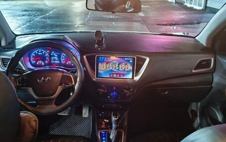 Hyundai Solaris II рестайлинг, 2017 год, 650 000 рублей, 6 фотография