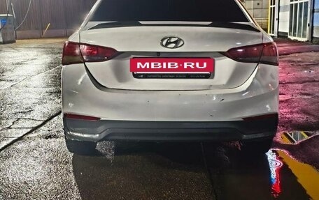Hyundai Solaris II рестайлинг, 2017 год, 650 000 рублей, 2 фотография
