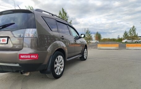 Mitsubishi Outlander III рестайлинг 3, 2011 год, 950 000 рублей, 8 фотография