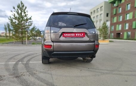 Mitsubishi Outlander III рестайлинг 3, 2011 год, 950 000 рублей, 9 фотография