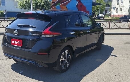 Nissan Leaf II, 2018 год, 1 680 000 рублей, 2 фотография