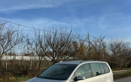 Volkswagen Touran III, 2004 год, 470 000 рублей, 1 фотография