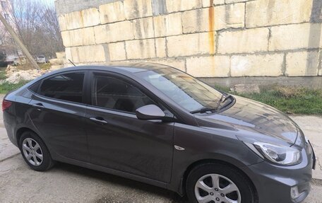 Hyundai Solaris II рестайлинг, 2013 год, 870 000 рублей, 4 фотография