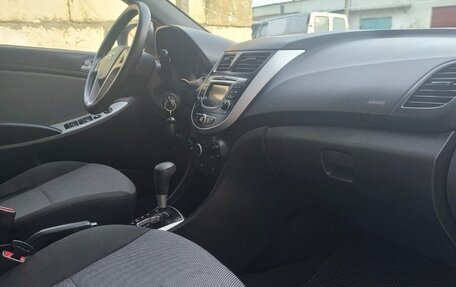 Hyundai Solaris II рестайлинг, 2013 год, 870 000 рублей, 8 фотография