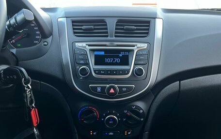 Hyundai Solaris II рестайлинг, 2015 год, 928 600 рублей, 19 фотография