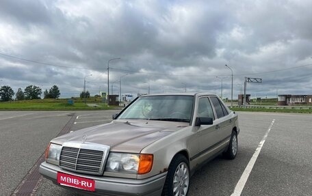 Mercedes-Benz W124, 1988 год, 300 000 рублей, 1 фотография