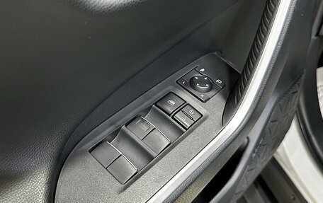 Toyota RAV4, 2019 год, 3 367 000 рублей, 17 фотография