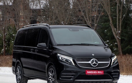 Mercedes-Benz V-Класс, 2019 год, 5 900 000 рублей, 1 фотография