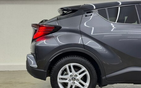 Toyota C-HR I рестайлинг, 2022 год, 2 695 000 рублей, 13 фотография