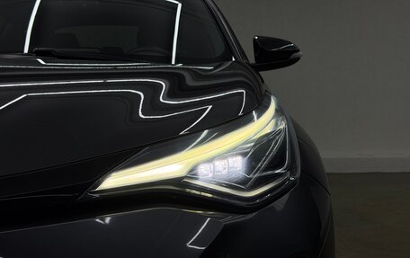 Toyota C-HR I рестайлинг, 2022 год, 2 695 000 рублей, 10 фотография