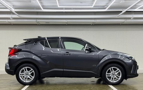 Toyota C-HR I рестайлинг, 2022 год, 2 695 000 рублей, 12 фотография