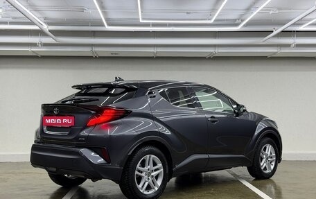 Toyota C-HR I рестайлинг, 2022 год, 2 695 000 рублей, 14 фотография