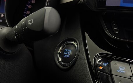 Toyota C-HR I рестайлинг, 2022 год, 2 695 000 рублей, 28 фотография