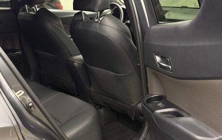 Toyota C-HR I рестайлинг, 2022 год, 2 695 000 рублей, 33 фотография