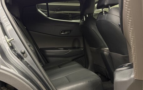 Toyota C-HR I рестайлинг, 2022 год, 2 695 000 рублей, 34 фотография