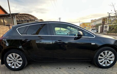 Opel Astra J, 2014 год, 700 000 рублей, 3 фотография