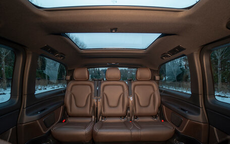 Mercedes-Benz V-Класс, 2019 год, 5 900 000 рублей, 25 фотография