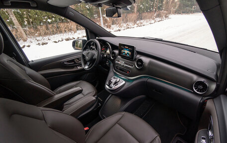 Mercedes-Benz V-Класс, 2019 год, 5 900 000 рублей, 22 фотография