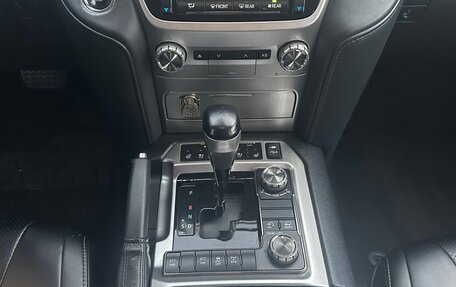 Toyota Land Cruiser 200, 2018 год, 5 390 000 рублей, 16 фотография