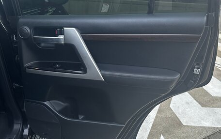 Toyota Land Cruiser 200, 2018 год, 5 390 000 рублей, 12 фотография
