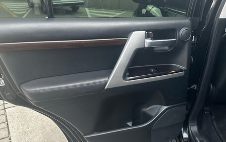 Toyota Land Cruiser 200, 2018 год, 5 390 000 рублей, 13 фотография