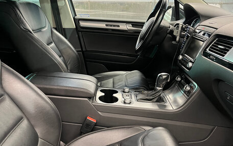 Volkswagen Touareg III, 2015 год, 3 350 000 рублей, 15 фотография