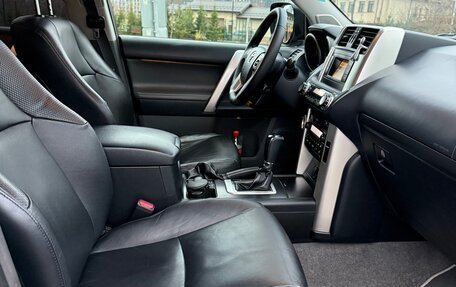 Toyota Land Cruiser Prado 150 рестайлинг 2, 2010 год, 2 590 000 рублей, 11 фотография