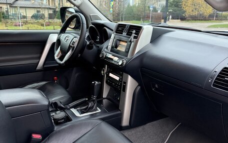 Toyota Land Cruiser Prado 150 рестайлинг 2, 2010 год, 2 590 000 рублей, 12 фотография