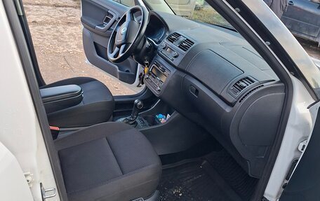 Skoda Fabia II, 2011 год, 650 000 рублей, 4 фотография