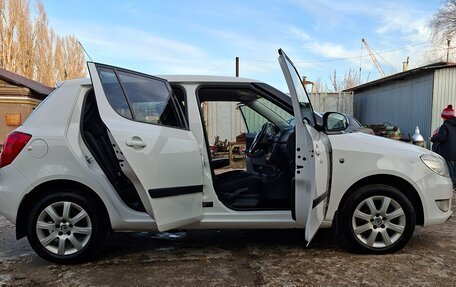 Skoda Fabia II, 2011 год, 650 000 рублей, 3 фотография