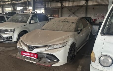 Toyota Camry, 2021 год, 3 470 000 рублей, 2 фотография
